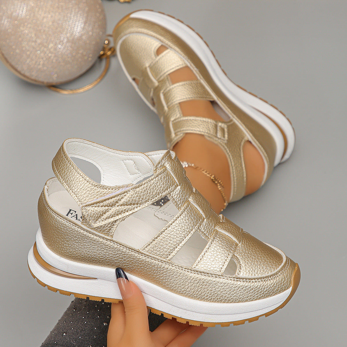 Damen Sportliche Wedge-Sandalen mit verstellbaren Riemen und rutschfester Sohle R&B
