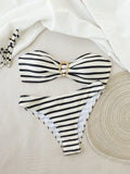 Damen Bandeau-Bikini mit trendigem Streifenmuster und modischem Ring-Detail R&B
