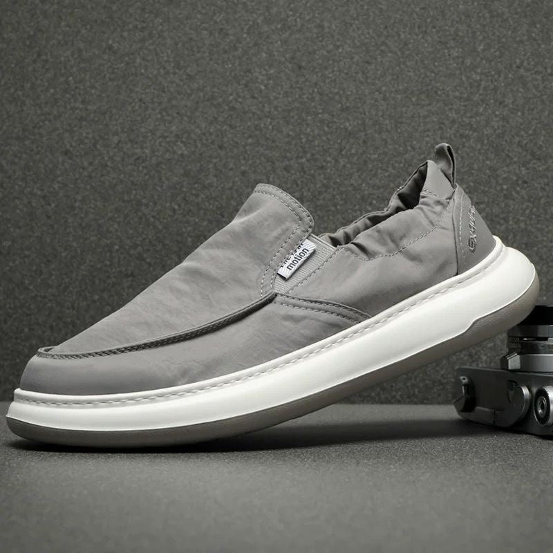 Damen bequeme Slip-On Sneakers mit elastischem Kragen und flexibler Sohle R&B