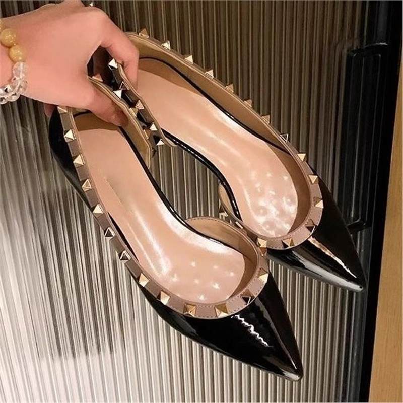 Damen spitze Pumps mit dekorativen Nieten R&B