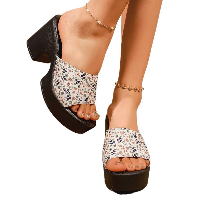 Damen Wedge-Sandalen mit floralen Akzenten R&B