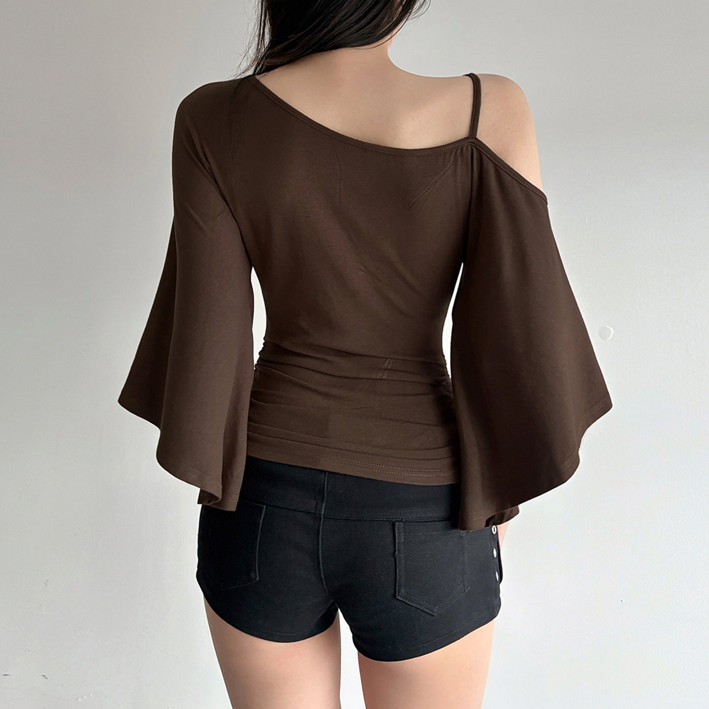 Damen asymmetrisches Oberteil mit fließenden Ärmelansätzen R&B