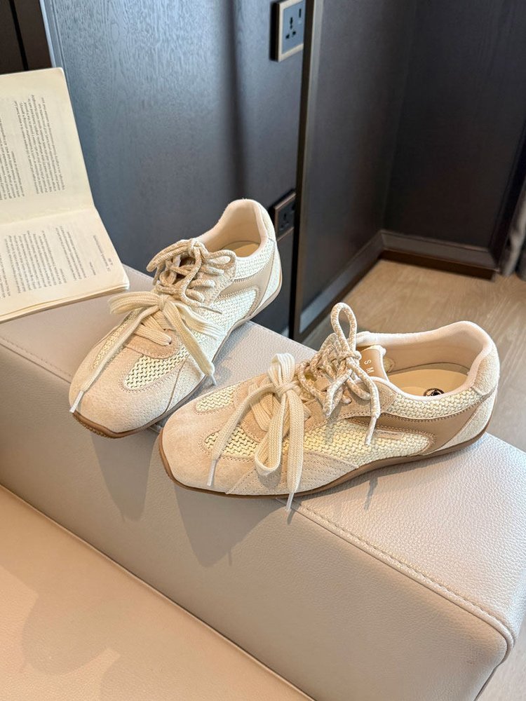 Damen atmungsaktive Lifestyle-Sneaker mit luxuriösem Wildleder-Obermaterial und flexiblem Sohlenprofil R&B