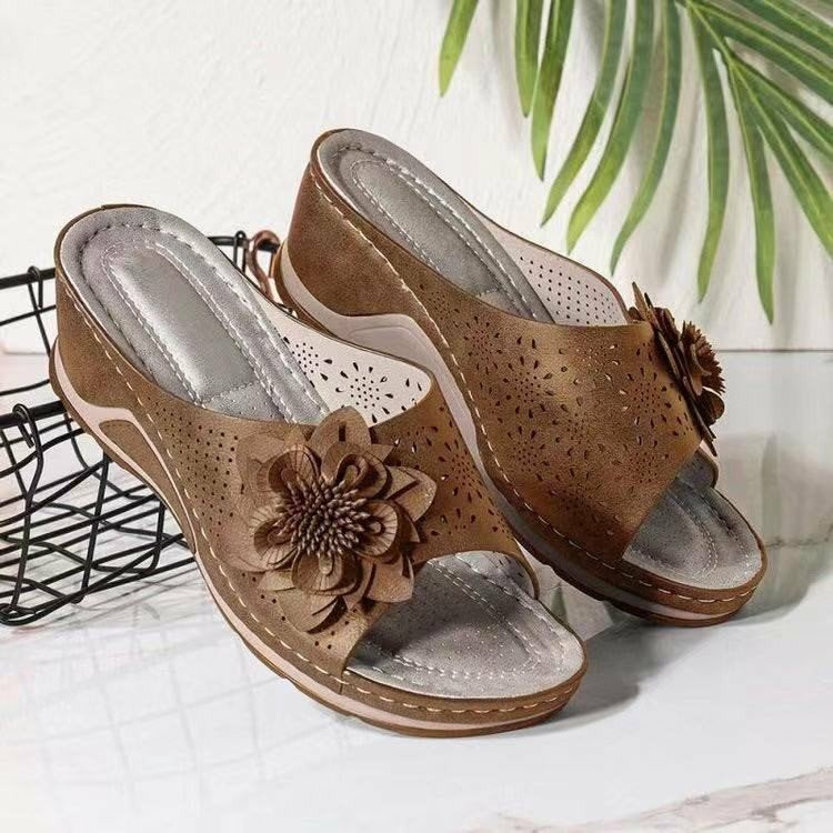 Damen komfortable Pantolette mit floralen Applikationen R&B