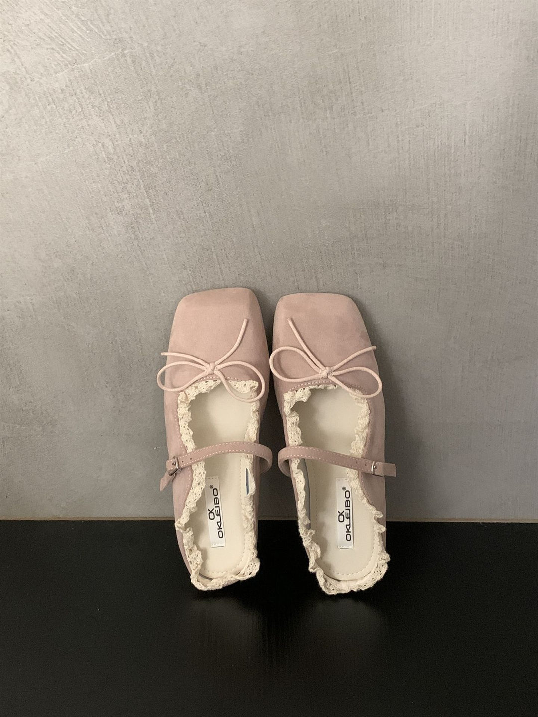 Damen elegante Ballerinas mit zartem Riemchen und Spitzenbesatz R&B