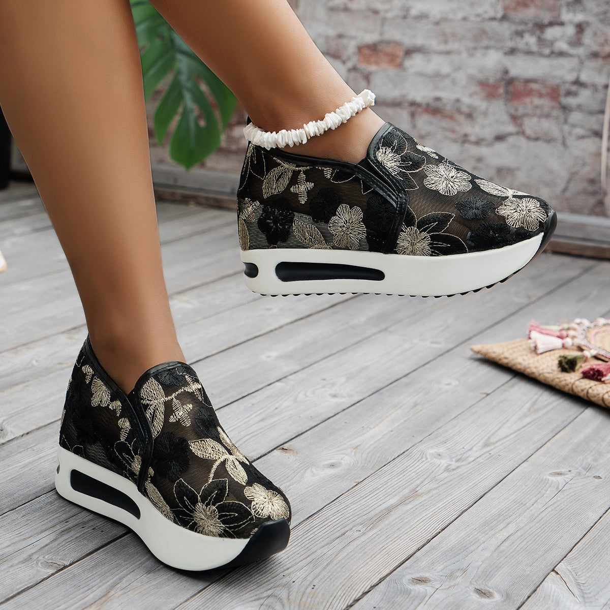 Damen Leichte Slip-On Sneaker mit einzigartigem Blumendesign R&B