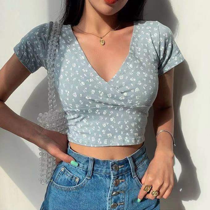 Damen Crop-Top mit floralem Muster und elegantem V-Ausschnitt R&B
