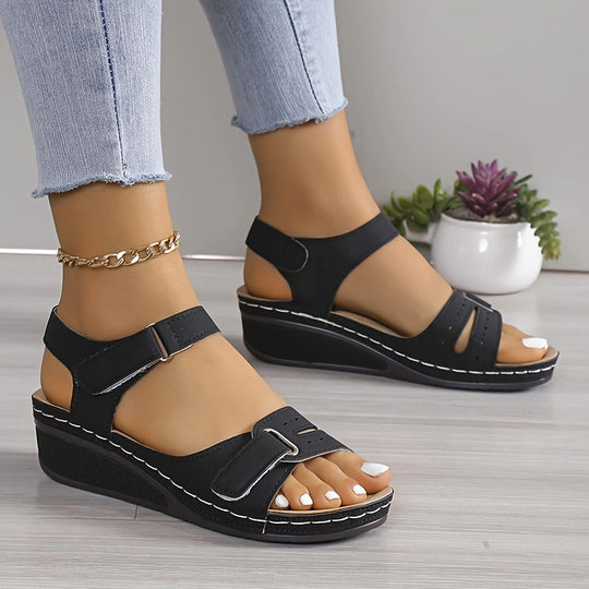 Damen Keilsandalen mit verstellbaren Riemen und anatomischem Fußbett R&B