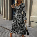 Damen Midi-Kleid mit Wickeloptik und Tiermotiv R&B