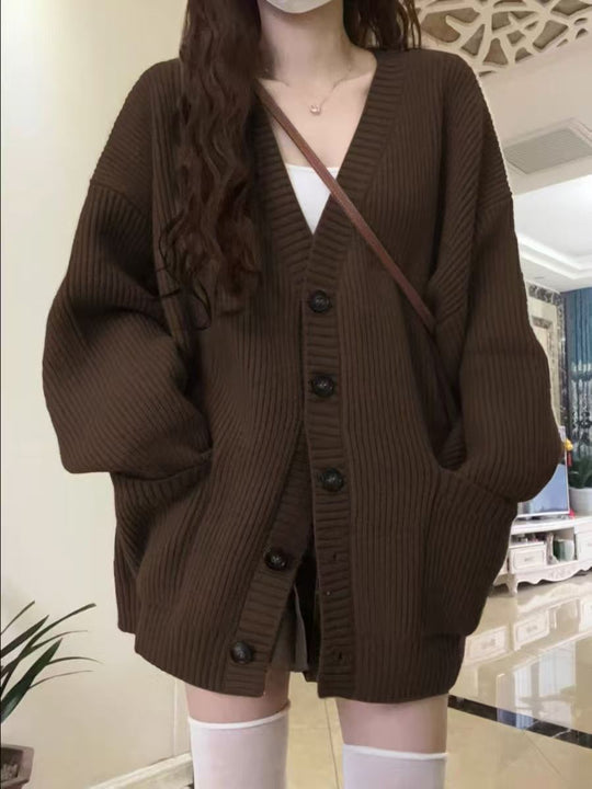 Damen Grobstrickjacke mit großen Taschen und Knopfdetails R&B