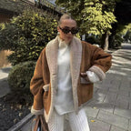Damen Kuschelige Teddyjacke mit weitem Schnitt und eleganten Knopfdetails R&B
