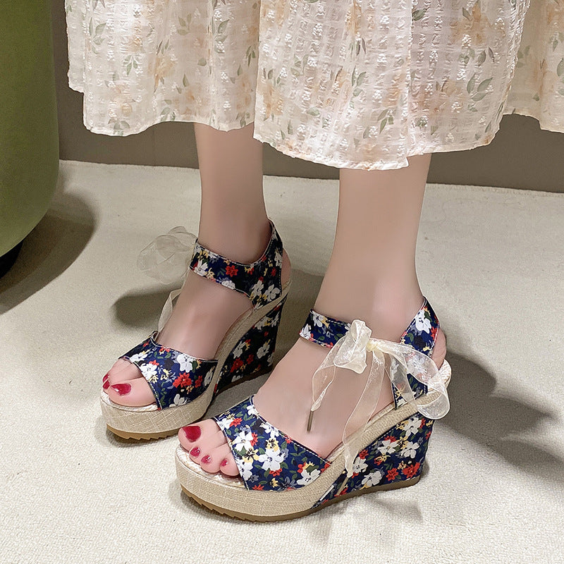 Damen Wedge-Sandalen mit floralem Design und hübschem Schleifenverschluss R&B