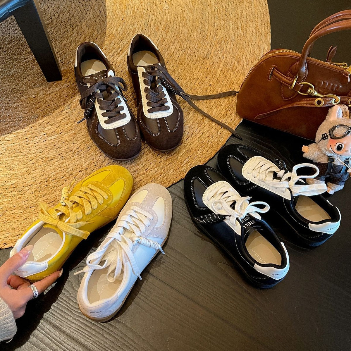 Damen Sportliche Sneakers mit atmungsaktivem Obermaterial und stylischen Schnürdetails R&B