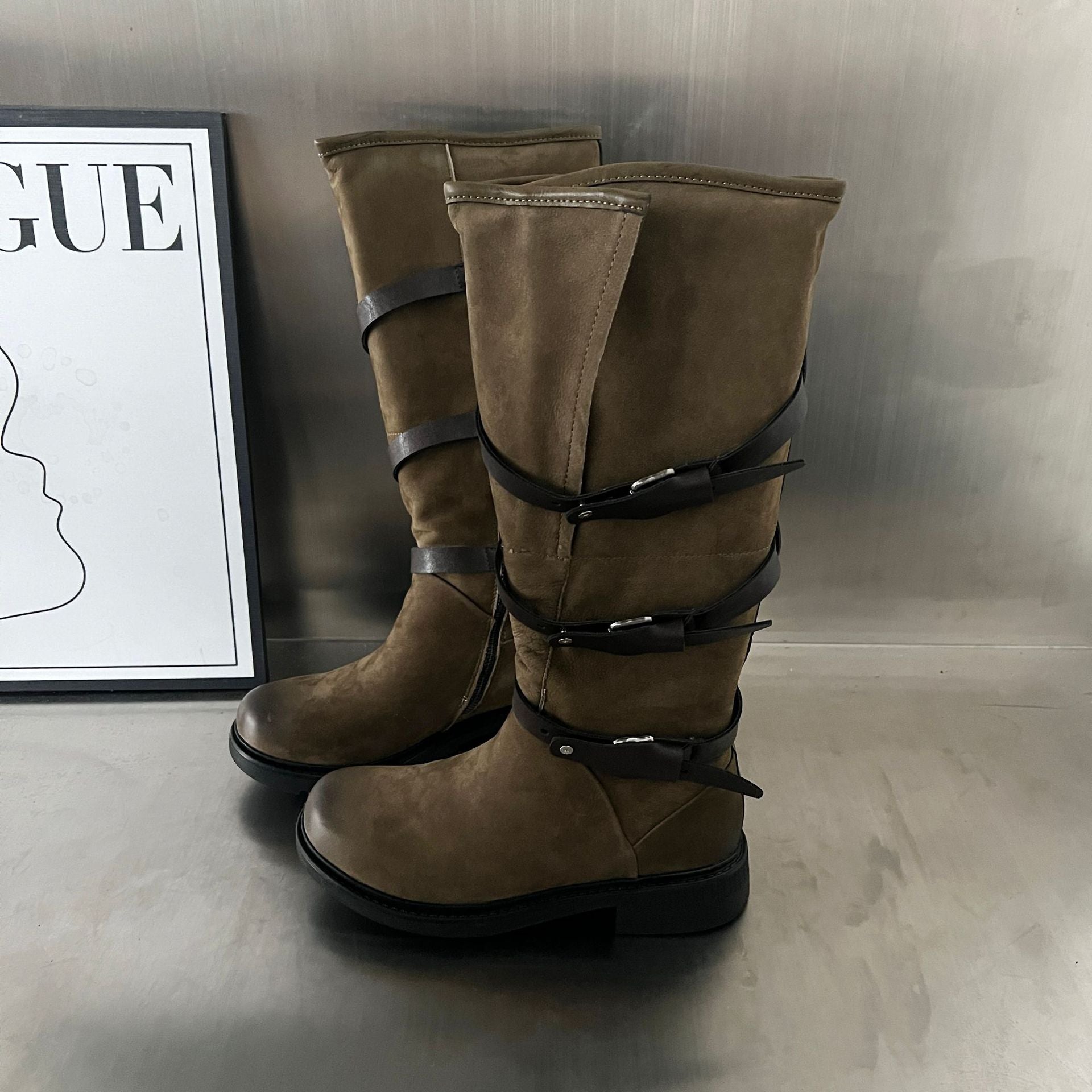 Damen Modische Stiefel mit praktischem Reißverschluss und eleganten Riemen R&B