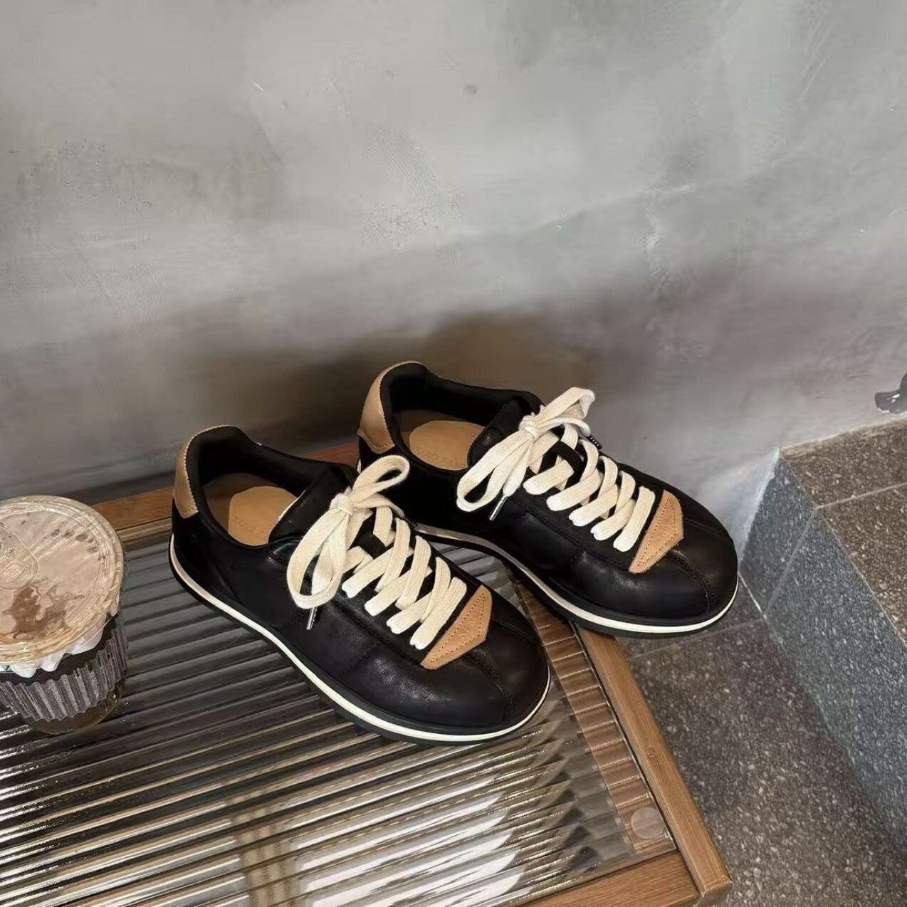 Damen modische Sneaker mit hochwertigem Leder und bequemer Polsterung R&B