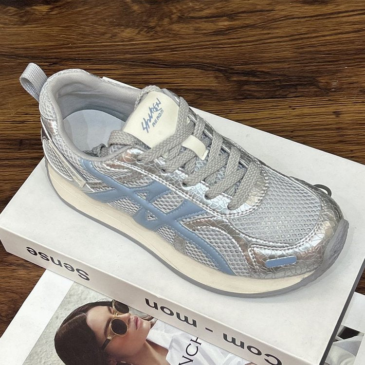 Damen Sportliche Sneakers mit atmungsaktiver Mesh-Oberfläche und eleganten Metallic-Akzenten R&B