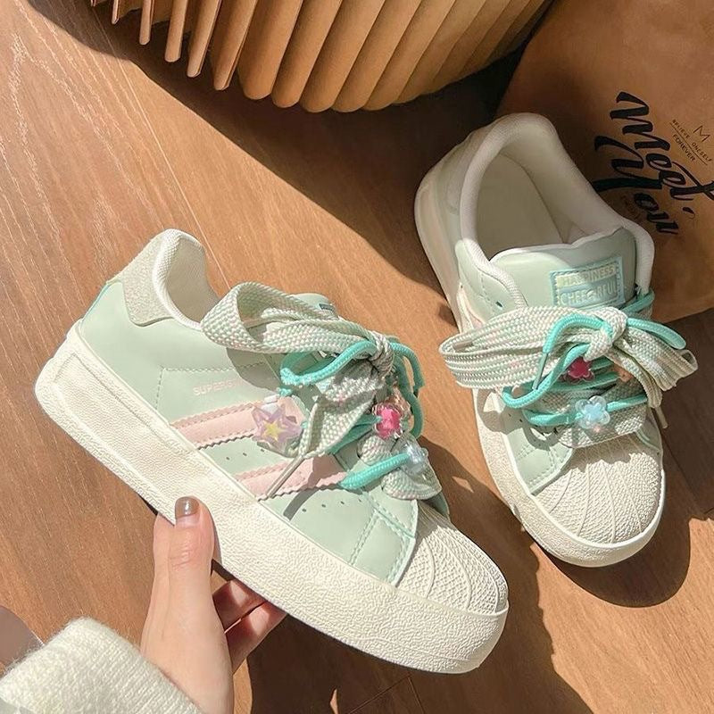 Damen Sportliche Sneakers mit einzigartigem Schnürsystem