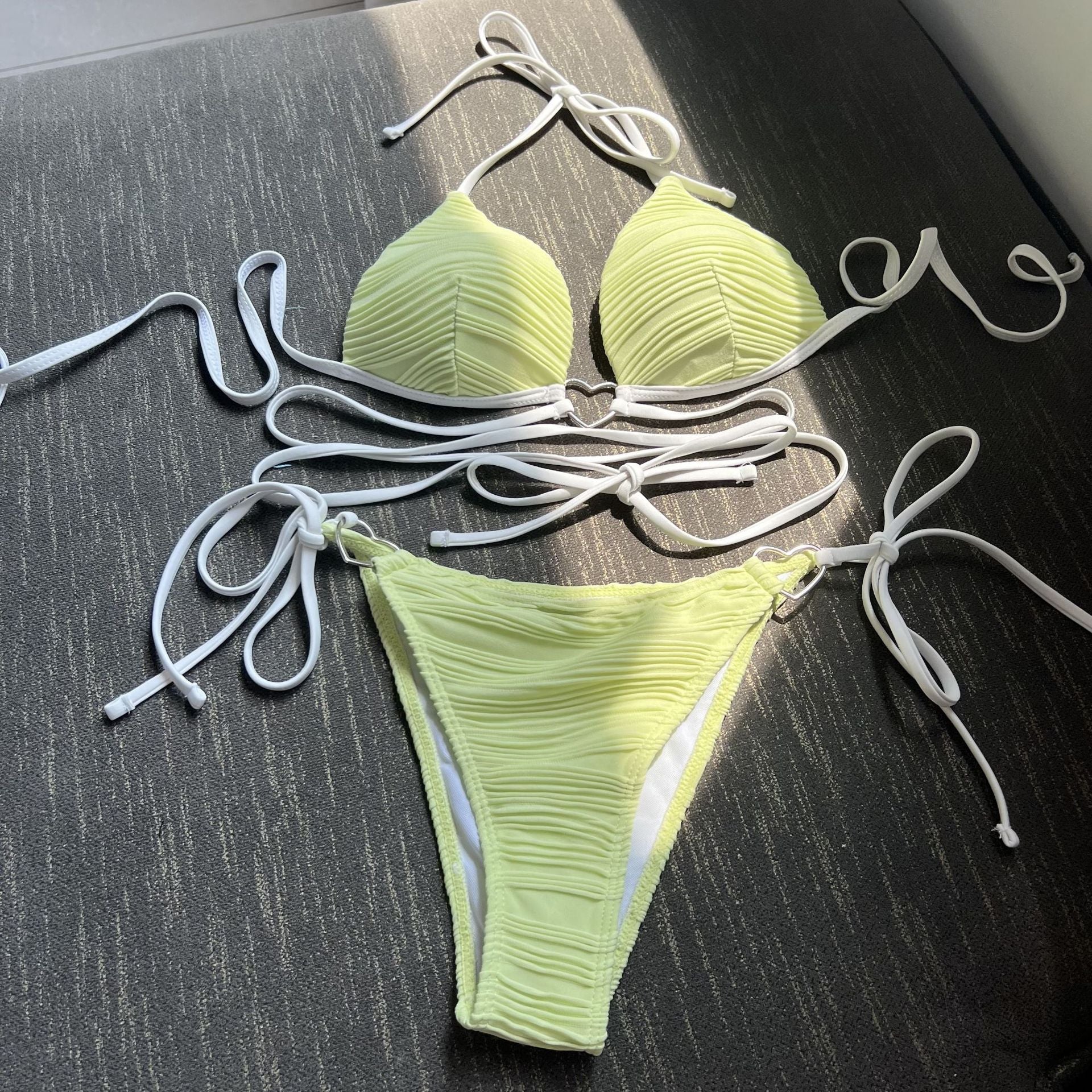 Damen Bikiniset mit gerafftem Design und Herzverschluss R&B