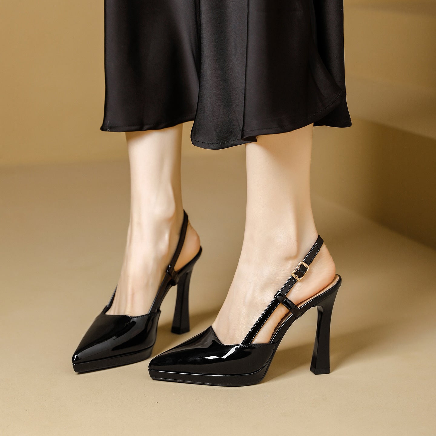 Damen Slingback-Pumps mit glanzvollem Design und elegantem Absatz