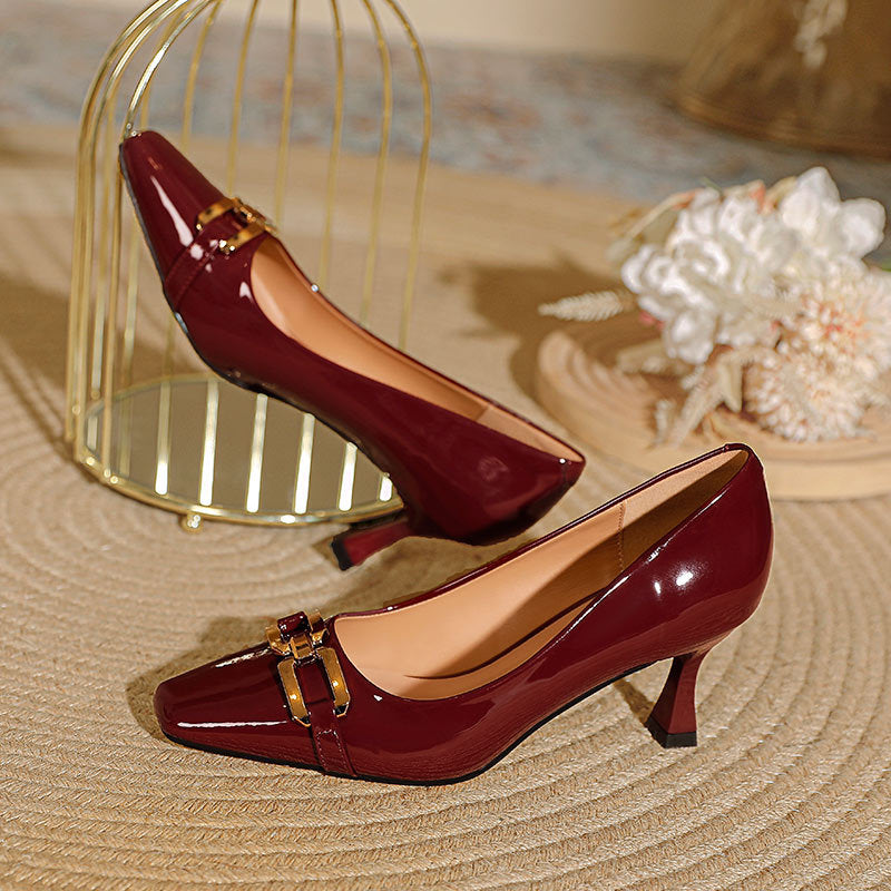 Damen Pumps mit geschmackvollem quadratischem Zehenbereich und eleganter Schnallenapplikation