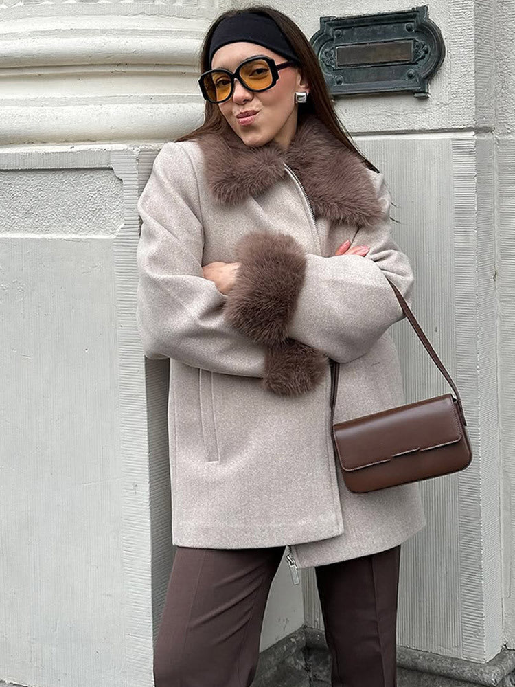 Damen Woolrich Jacke mit glamourösem Pelzbesatz R&B