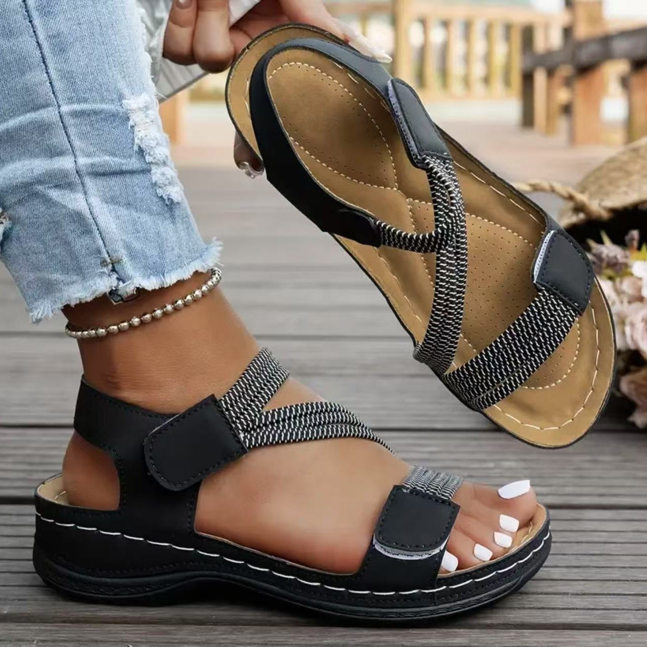 Damen Komfortable Sandalen mit verstellbaren Riemen und ergonomischem Fußbett R&B