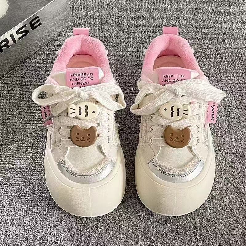Damen Sneakers mit flauschigem Innenfutter und verspieltem Schnürsystem R&B
