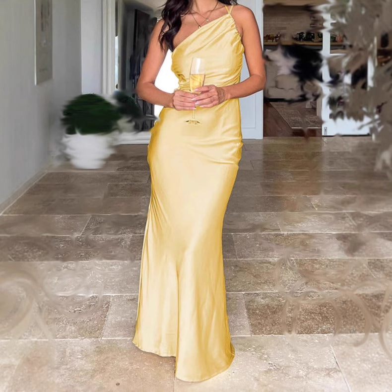 Damen Elegantes Satin-Maxikleid mit asymmetrischem Träger und raffinierten Rüschendetails R&B