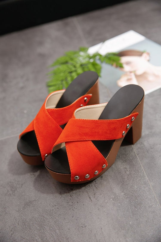 Damen Hochplateau-Sandalen mit modischen Überkreuz-Riemen und Nieten R&B