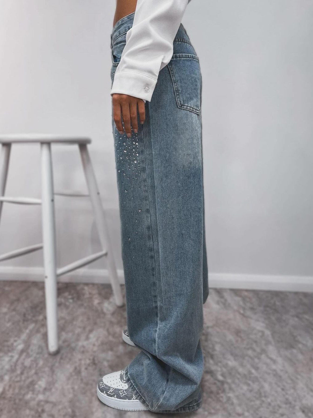 Damen Denim-Hose mit funkelnden Strass-Applikationen R&B