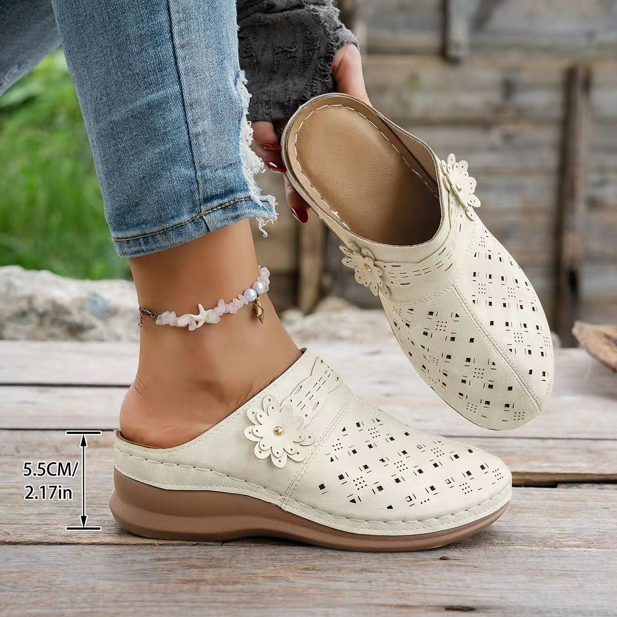 Damen bequeme Clogs mit atmungsaktivem Lochmuster und dekorativer Blumendetails R&B