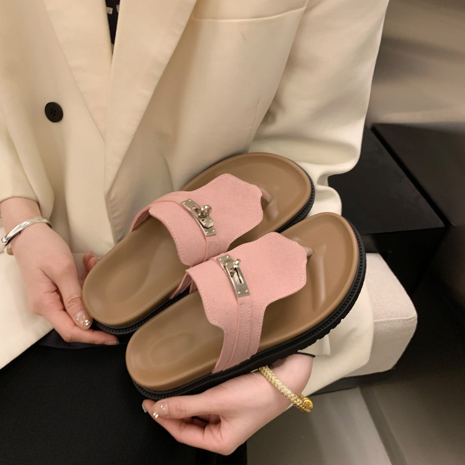 Damen modische Flip-Flops mit elegantem Riemendesign EB