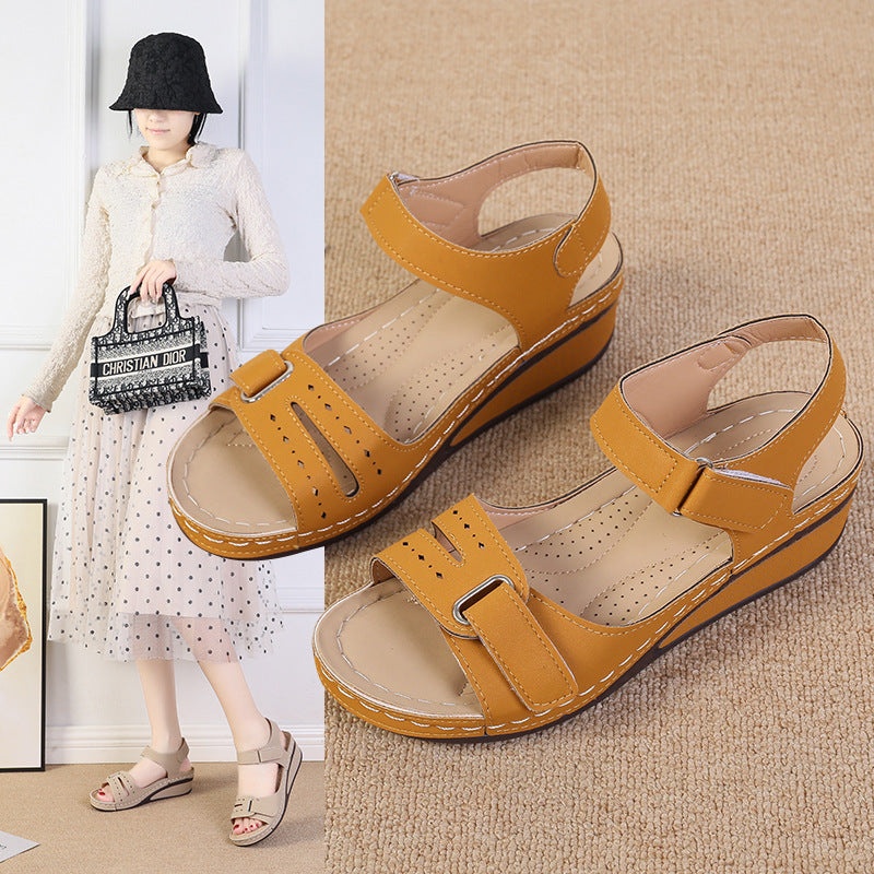 Damen Komfortable Keilsandalen mit verstellbaren Riemen R&B