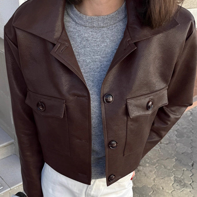 Damen Modische Kunstlederjacke mit cropped Schnitt und funktionellen Taschen R&B