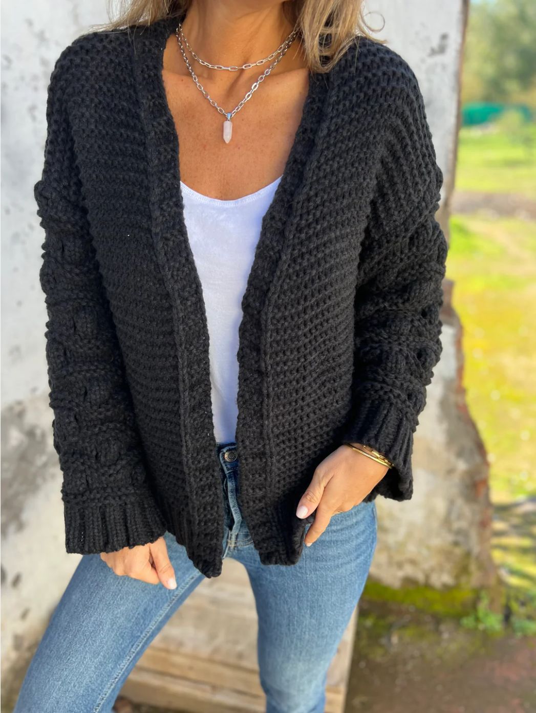 Damen Strickjacke mit floralem Design und oversize Passform R&B