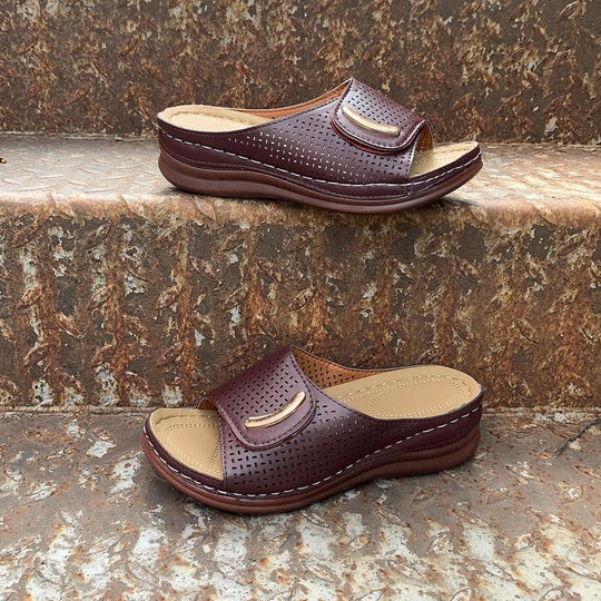 Damen Offene Clogs mit atmungsaktiver Lochstruktur und sicherem Riemendesign R&B