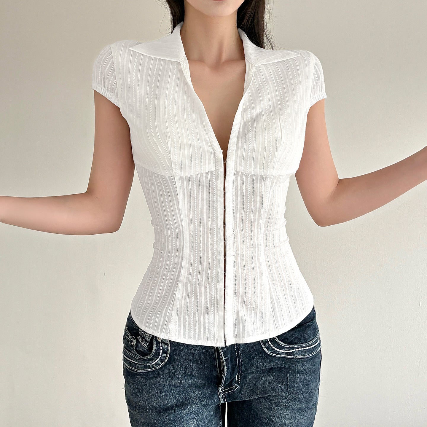 Damen Elegantes kurzärmliges Blusenshirt mit schickem Stehkragen und Reißverschluss R&B