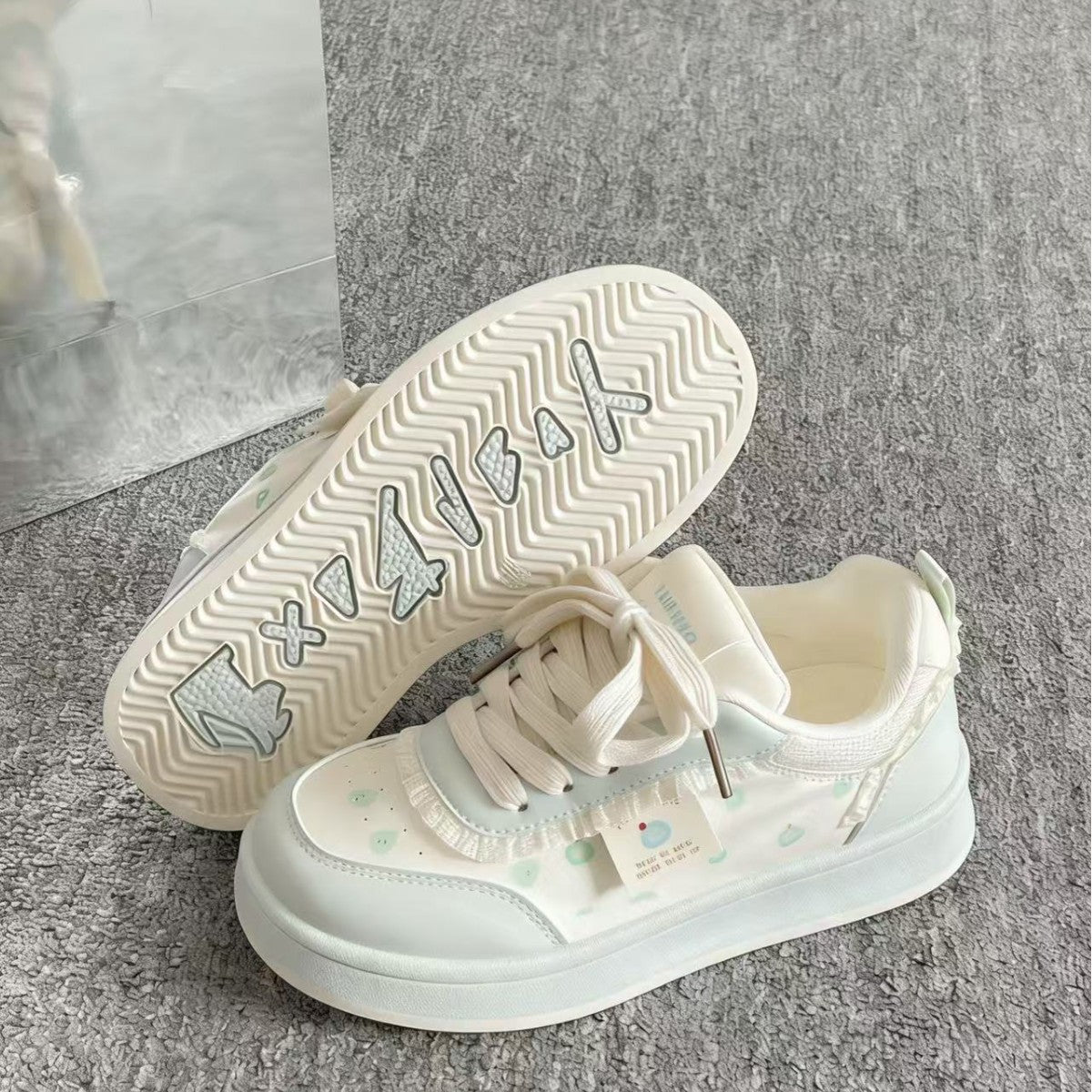 Damen Modische Sneakers mit verspieltem Design und hochwertigem Obermaterial