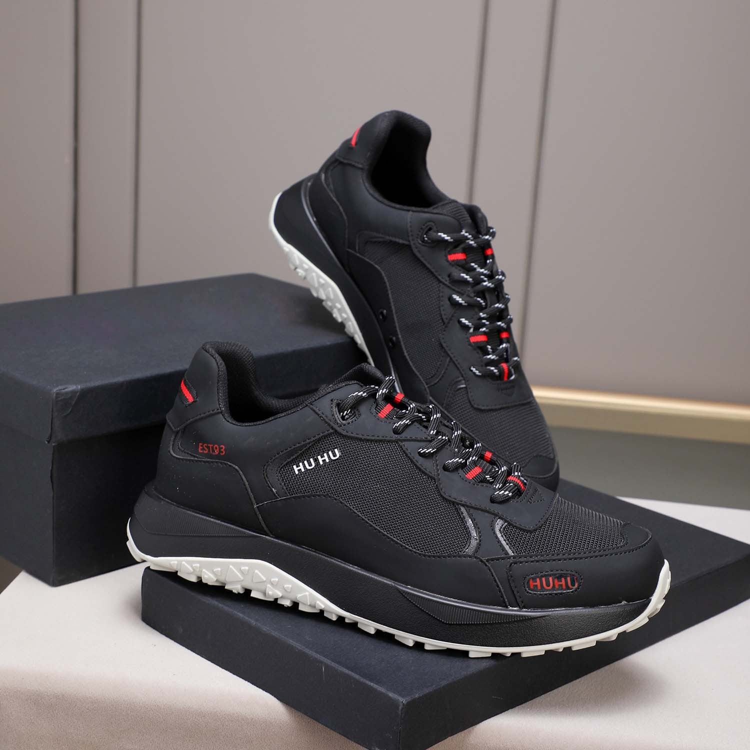 Damen Sportive Lauf-Sneaker mit rutschfester Sohle und atmungsaktiver Oberflächenstruktur R&B