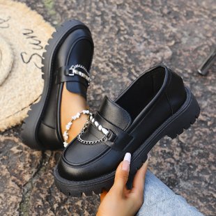 Damen Loafers mit dekorativer Kettenapplikation und robustem Profil R&B