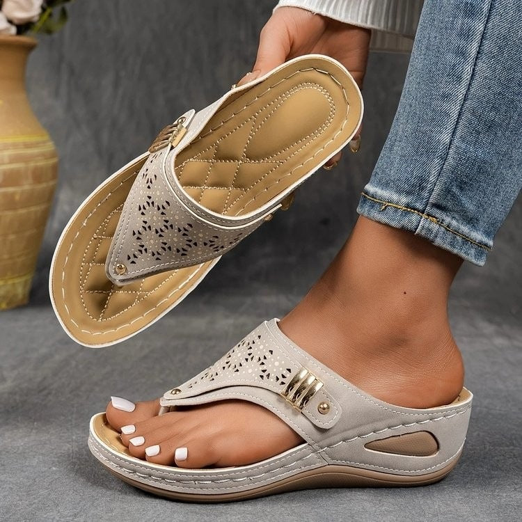 Damen Zehentrenner-Sandalen mit eleganter Perforation R&B