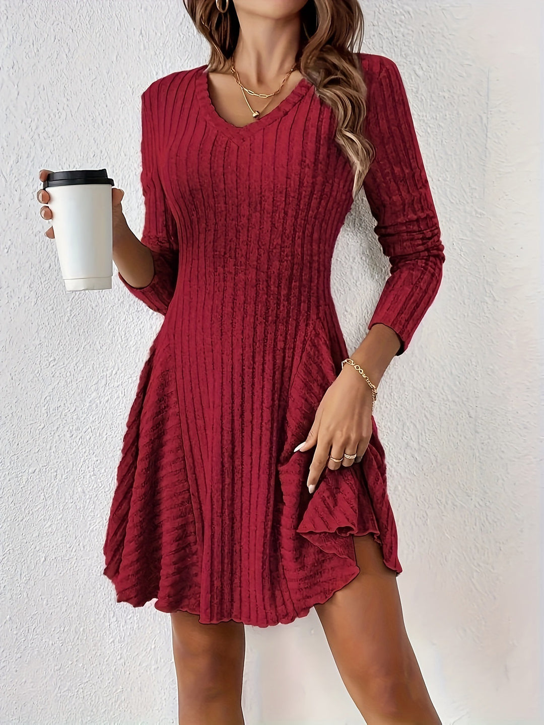 Damen Strickkleid mit raffiniertem Rüschendesign und schmeichelndem Schnitt R&B