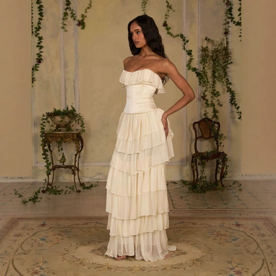 Damen Elegantes, schulterfreies Maxikleid mit fließenden Rüschen R&B