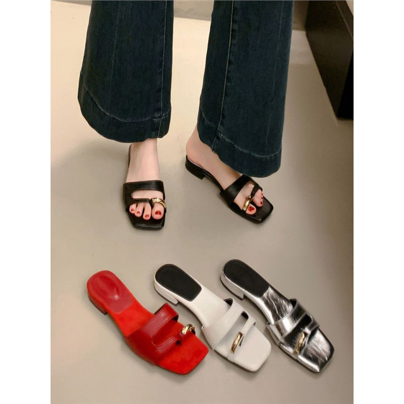 Damen Mules im modernen Metallic-Look mit verziertem Riemendesign R&B