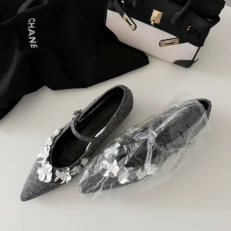 Damen Ballerina-Schuhe mit floralen Applikationen und elegantem Riemen