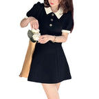 Damen Kurzarm Polo-Kleid mit Knopfdetails und Kontrastkragen