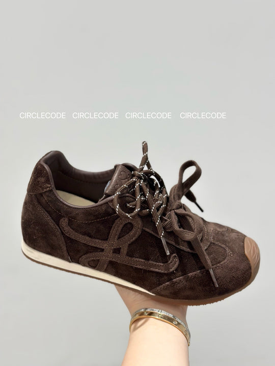 Damen modische Sneakers aus hochwertigem Wildleder mit individuell verstellbaren Schnürsenkeln R&B
