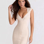 Damen Figurbetontes Minikleid mit tiefem V-Ausschnitt und elegantem Taillierungsdesign EB