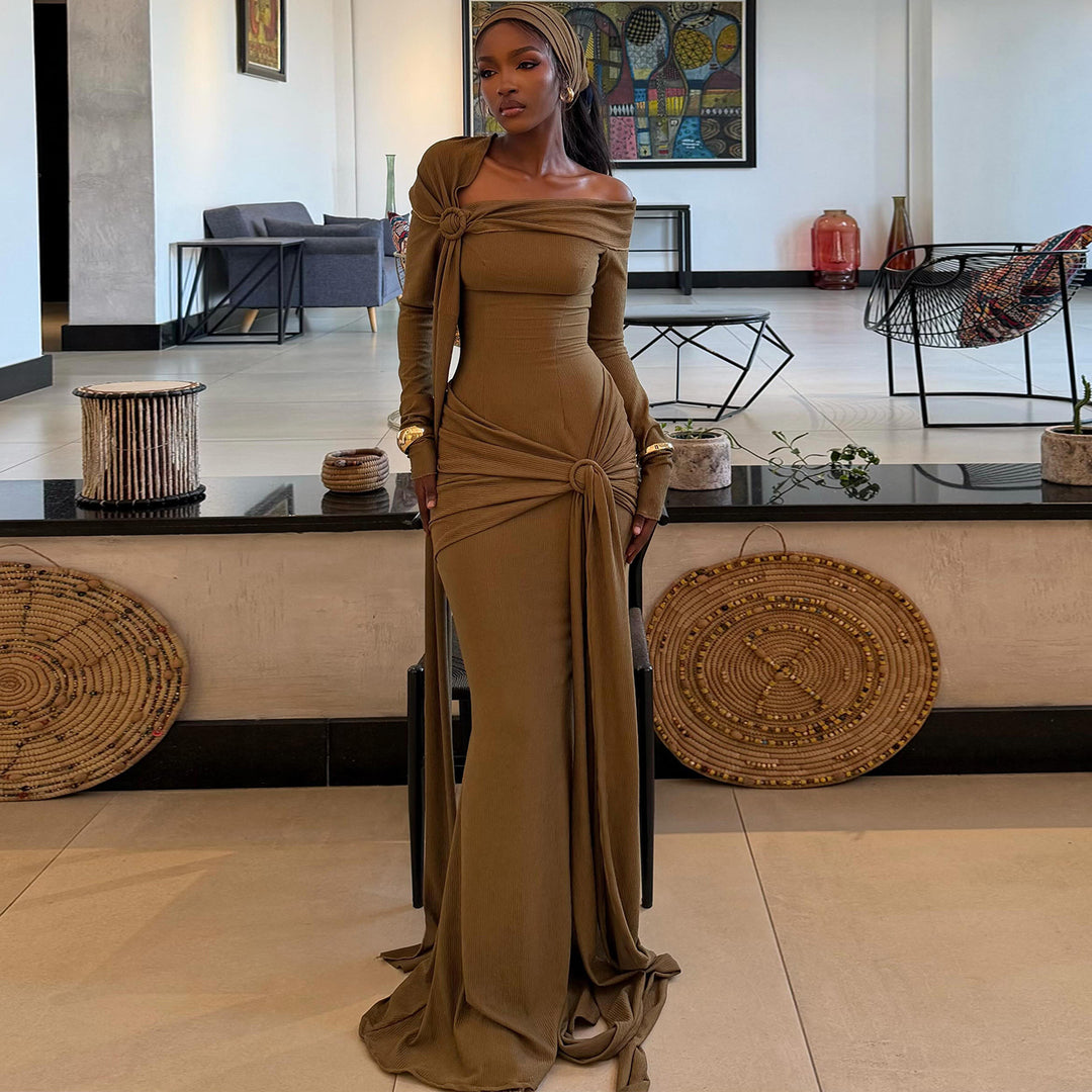 Damen Langärmliges Abendkleid mit asymmetrischem Schnitt und raffinierten Drapierungen R&B