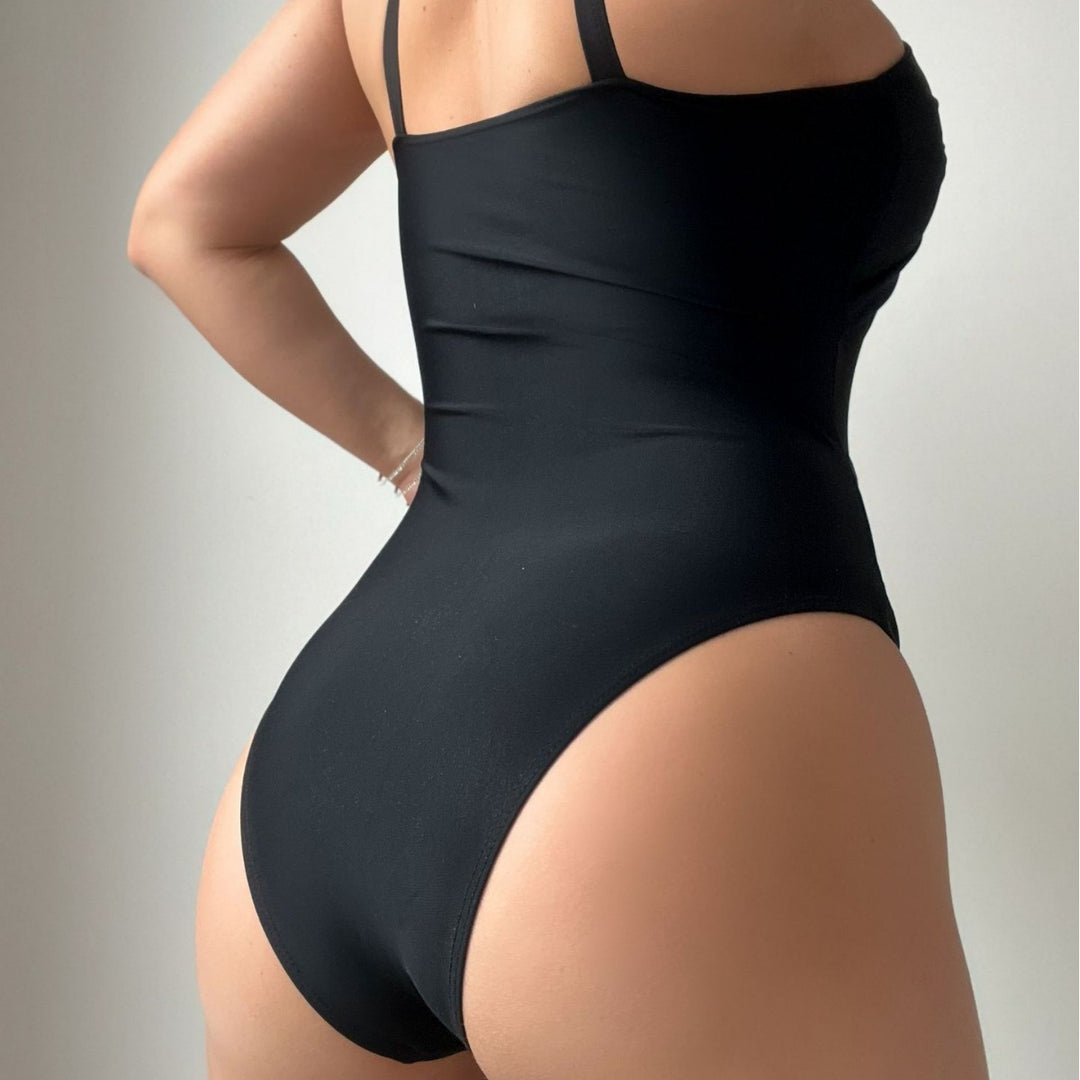 Damen Eleganter Einteiler Badeanzug mit Modernem Stoffmix R&B